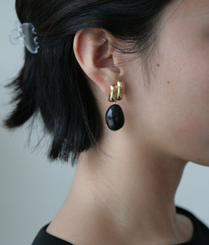 THE IRIS EARRINGS GOLD&BLACK